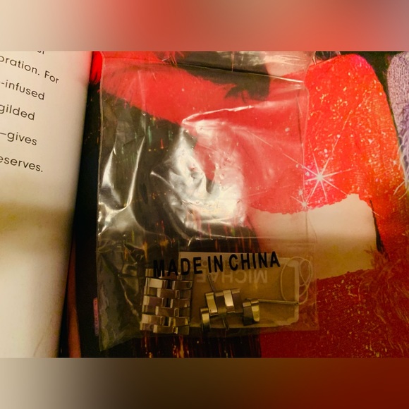 Michael Kors Silver Watch with Rose Face - Picture 4 of 10